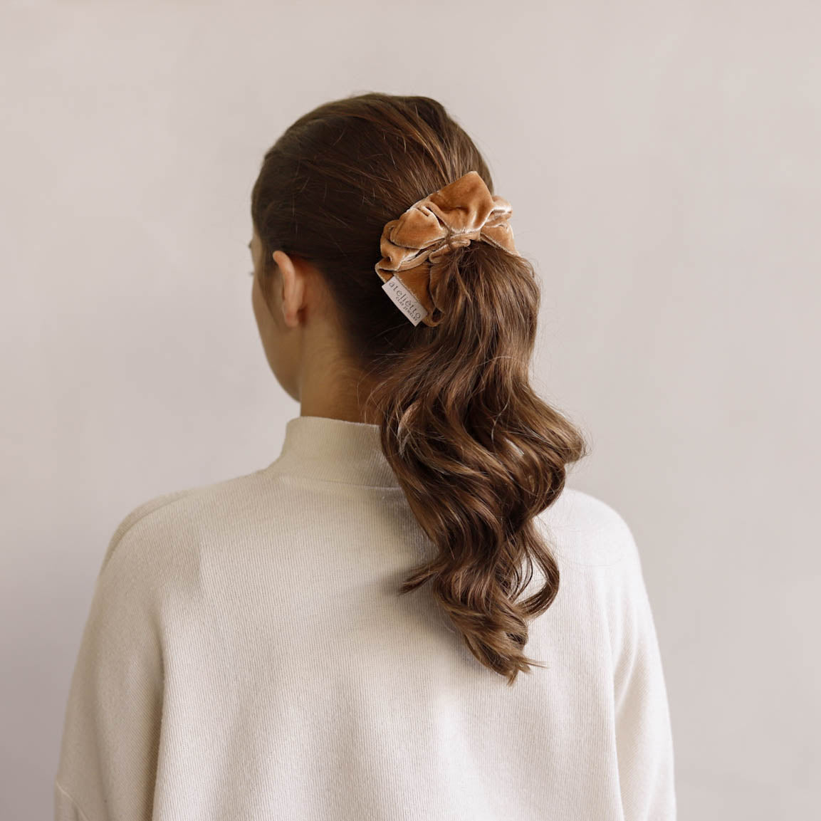 Scrunchie Magnifique caramelo